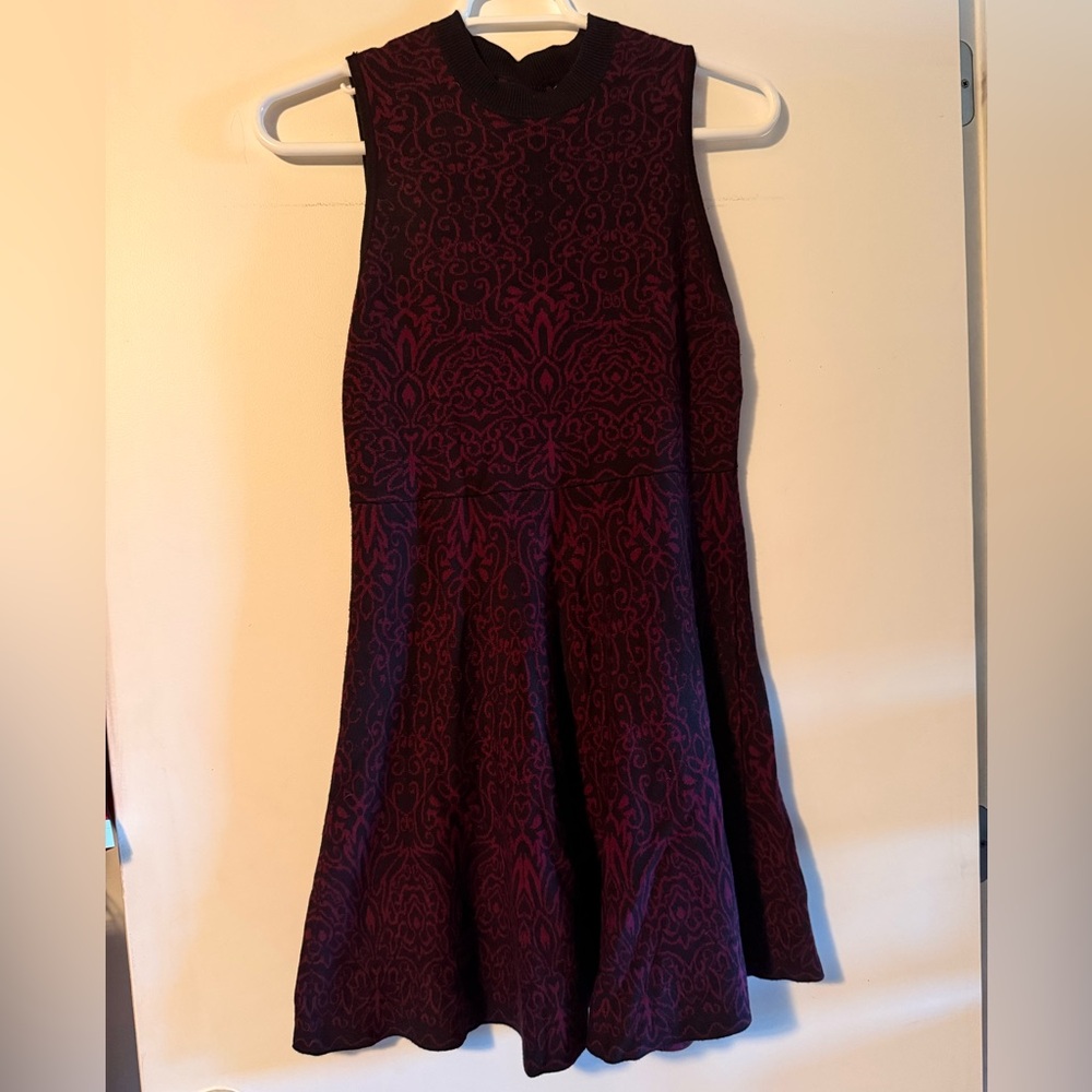 Black and Burgundy Sleeveless Sweater Dress